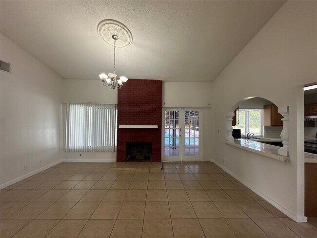 Building Photo - 828 E Flag Ln