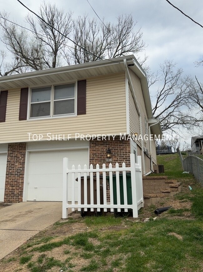 Building Photo - 2017 64th St