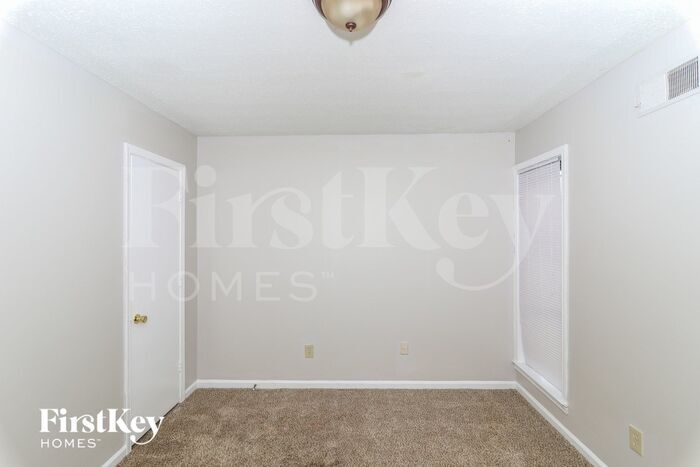 Building Photo - 4130 Silverleaf Rd