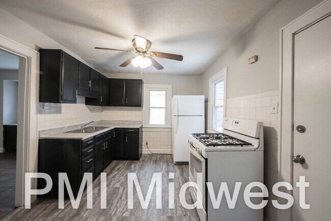 Building Photo - "Charming 2-Bedroom Gem in Indianapolis with Spacious 1736 Sq. Ft. Layout!"