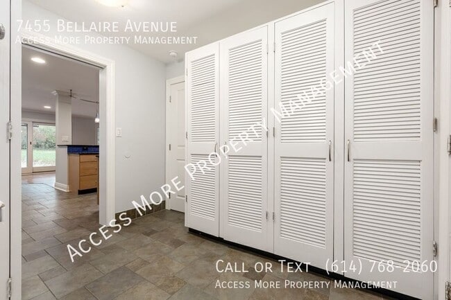 Building Photo - 7455 Bellaire Ave