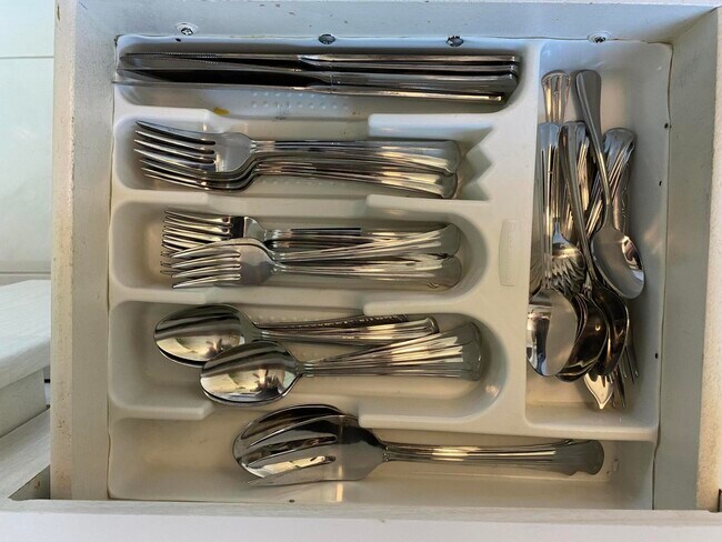 Building Photo - 72 Newport D