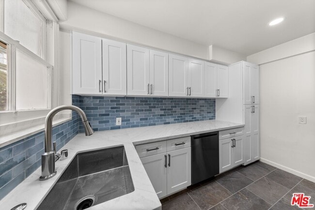 Building Photo - 639 Burnside Ave