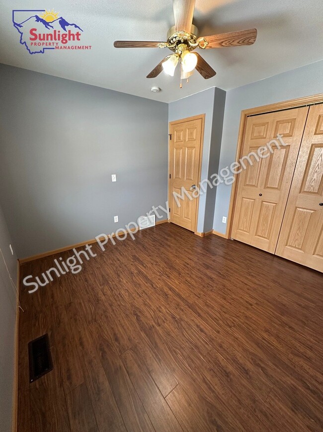 Building Photo - 4-Bed Oasis with 2 Baths & 2002 Sq Ft of C...