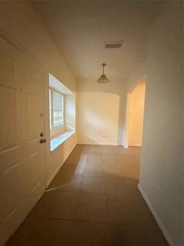 Building Photo - 216 Creek Cove Dr