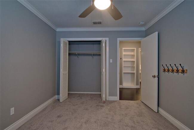 Building Photo - 8502 Danville Dr