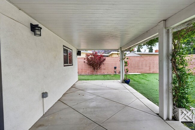 Building Photo - Beautiful 4 Bedroom Home with Smart Features, Entertainer’s Backyard & Attached Garage