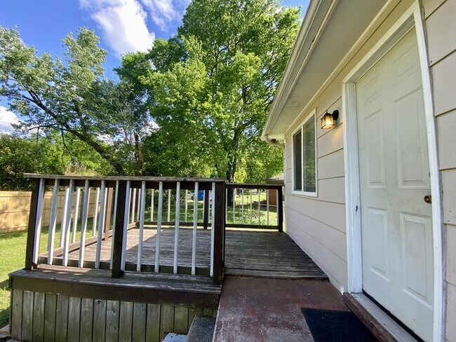 Building Photo - 3704 Timbercrest Dr NW