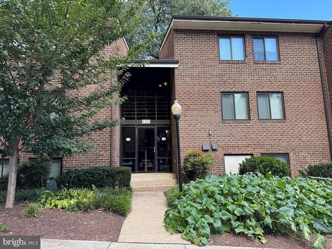 Building Photo - 1523 Northgate Square