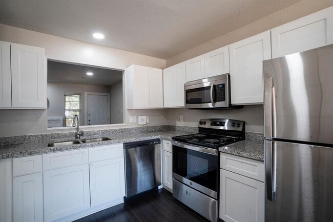 Building Photo - 1815 River Crossing Cir