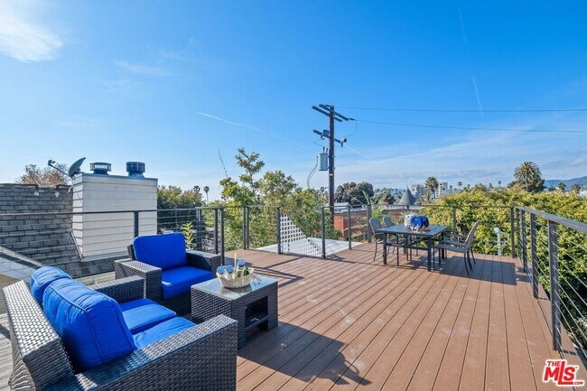 Building Photo - 157 Hart Ave