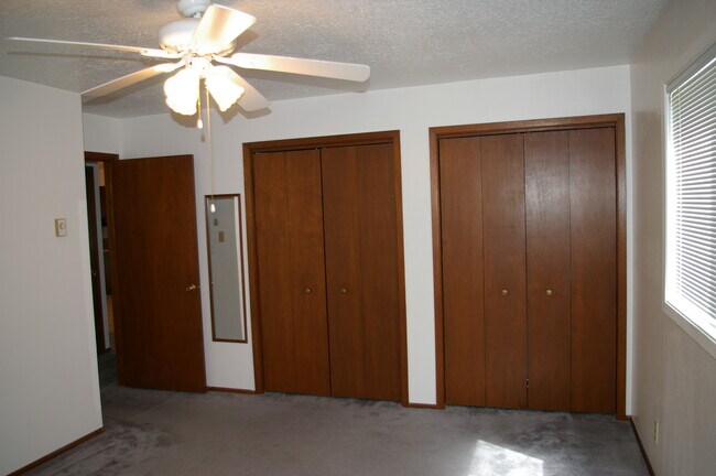 Building Photo - 809 Cherokee Ln