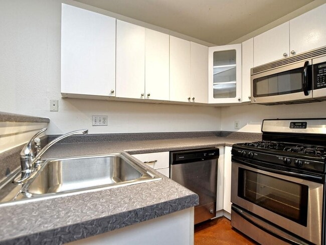 Building Photo - 604 Franklin Blvd