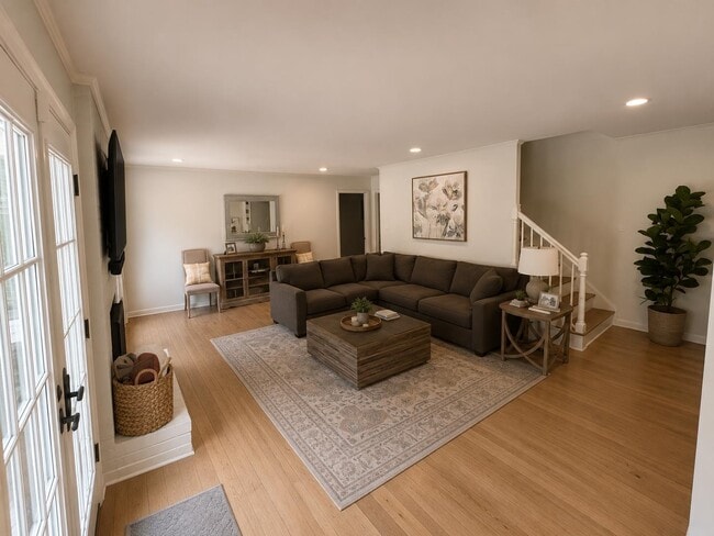 Building Photo - 6680 Corsica Dr