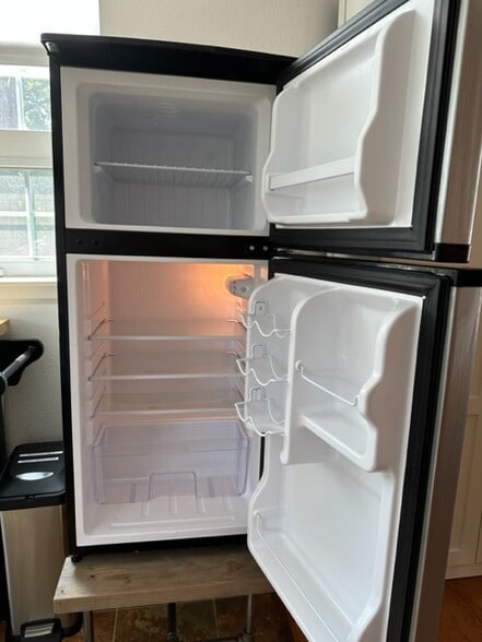 Fridge - 903 Prospect Avenue