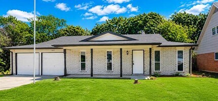 Building Photo - 2615 Jewell Dr