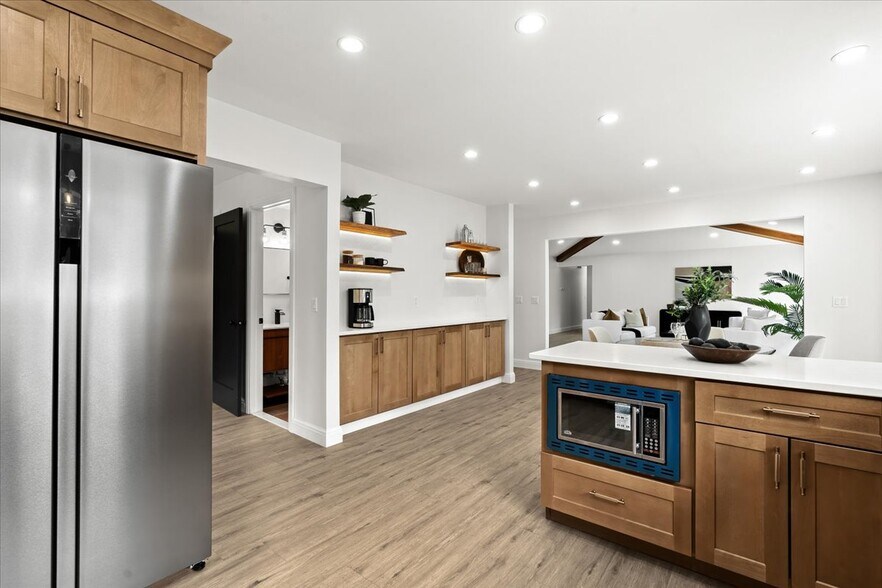 Building Photo - 40526 Woodside Dr