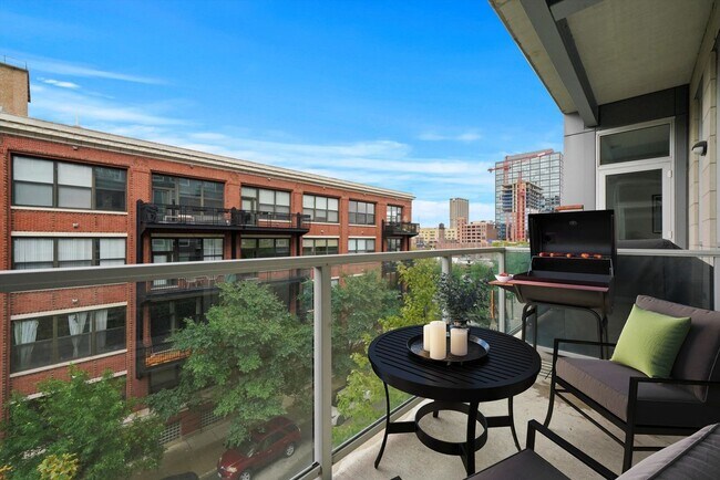 Building Photo - 128 S Aberdeen St