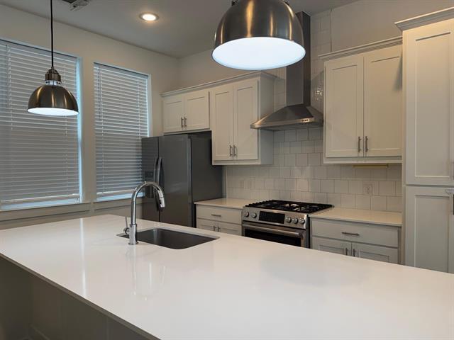 Building Photo - 645 N Tyler St