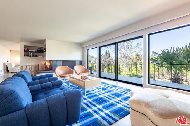 Building Photo - 1860 Lucile Ave