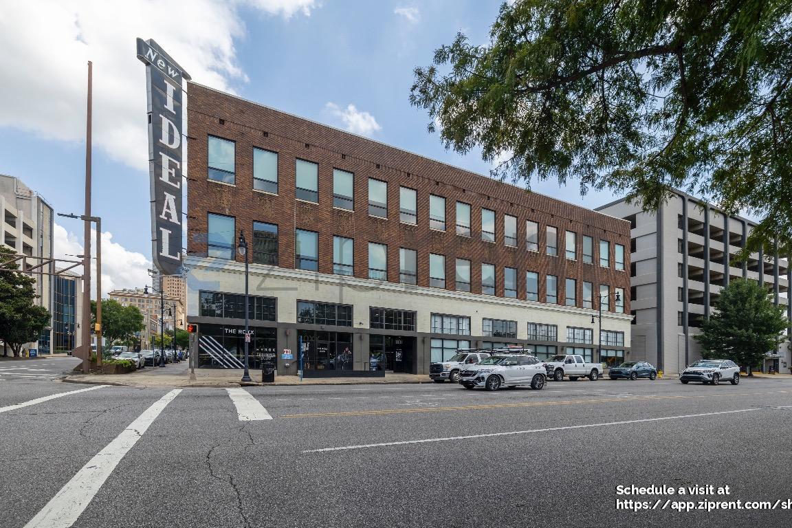 Building Photo - Unit 208
