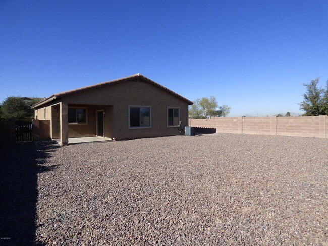 Building Photo - 13004 N Lea Maw Dr