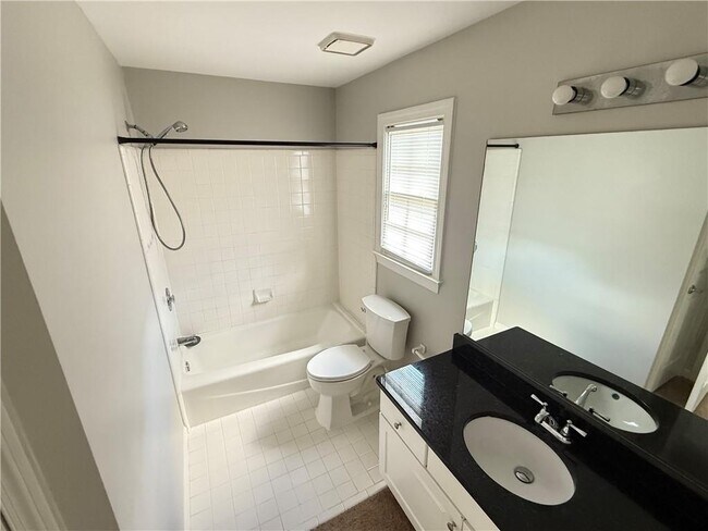 Building Photo - 3670 River Trace Dr