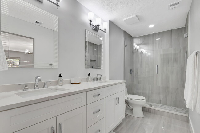 Building Photo - 355 Prestwick Cir