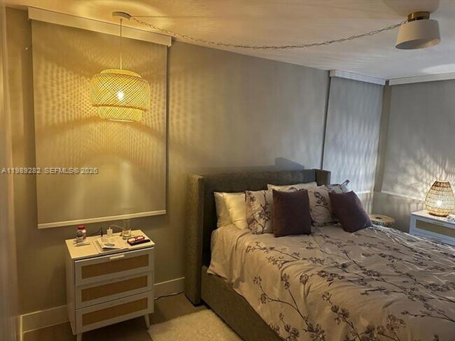 Building Photo - 1811 Sabal Palm Dr