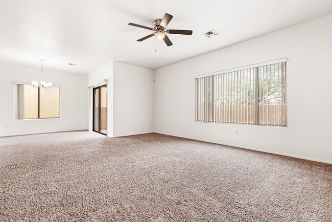Building Photo - House For Rent