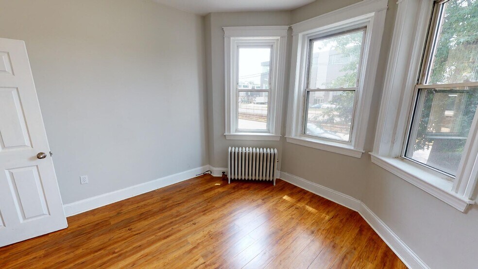 Building Photo - 1198 Commonwealth Ave