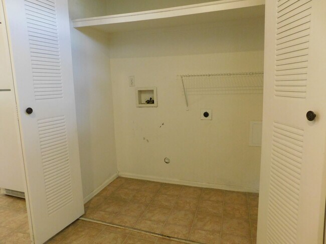 Building Photo - 456 Stepping Stone Ct