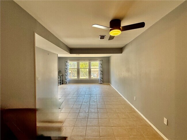 Building Photo - 20 Annette Ln