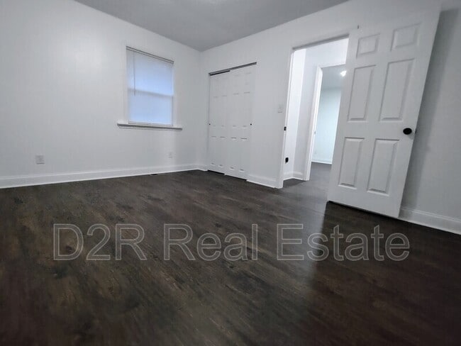 Building Photo - 7909 Southfield Dr