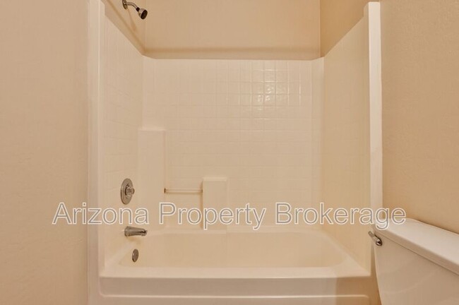 Building Photo - 16011 W Kendall St
