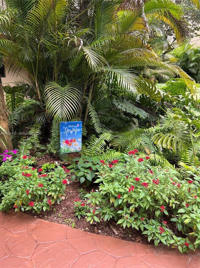 Building Photo - 10855 SW 112th Ave