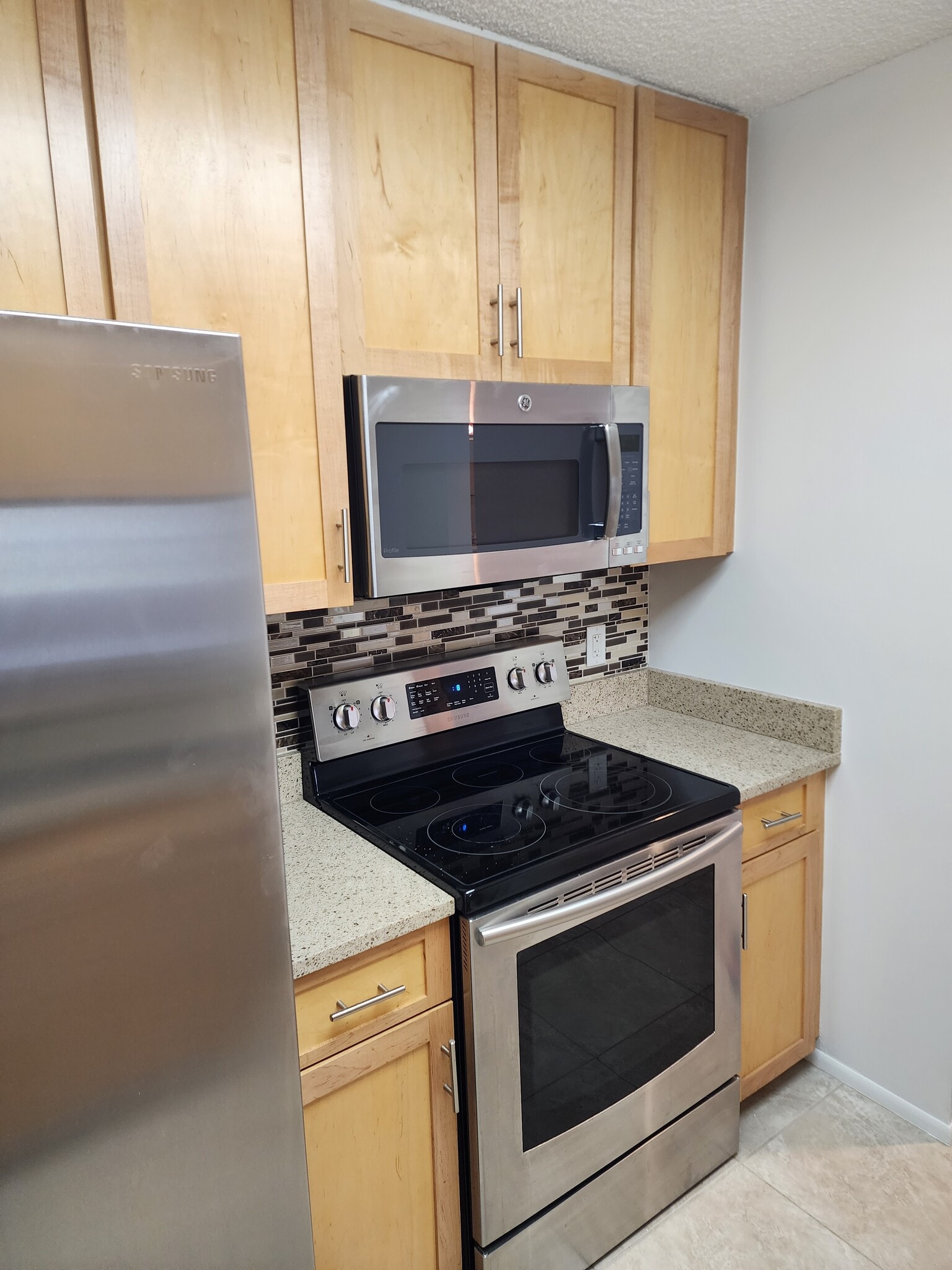 Building Photo - 28 Plantation Dr