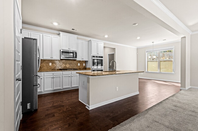 Building Photo - 2635 Ridge Manor Dr