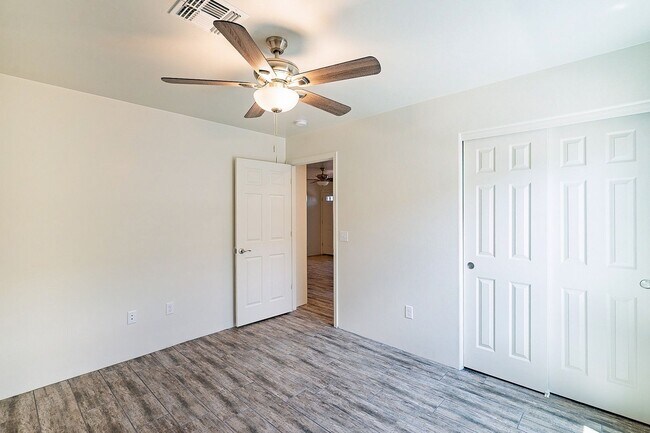 Building Photo - 615 S Santa Rita Ave