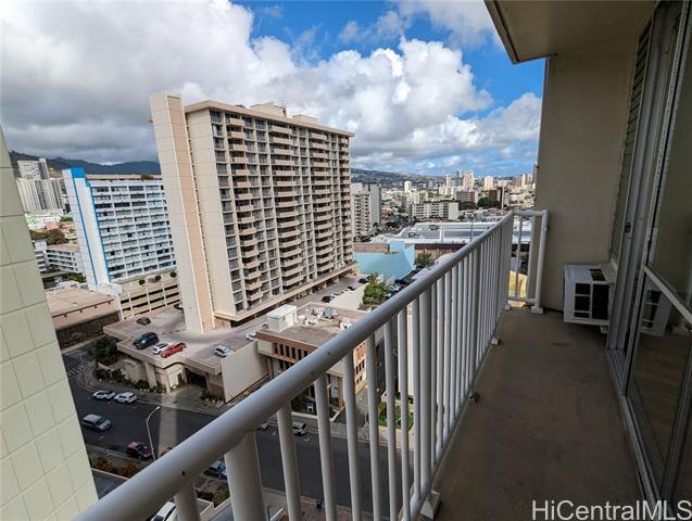 Building Photo - 750 Amana St