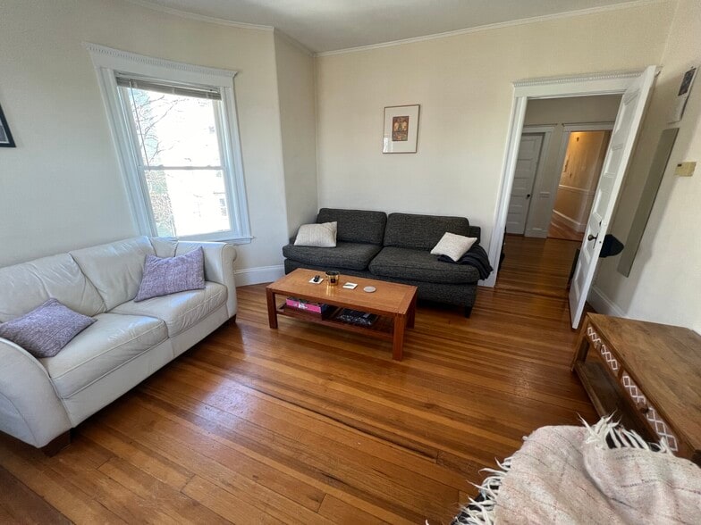 Building Photo - 51 Ibbetson St