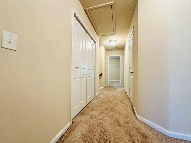 Building Photo - 244 Highland Pointe Cir E