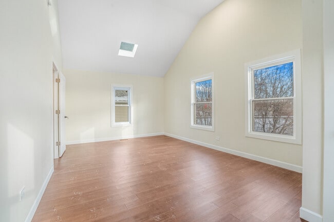 Building Photo - 4019 N Tripp Ave