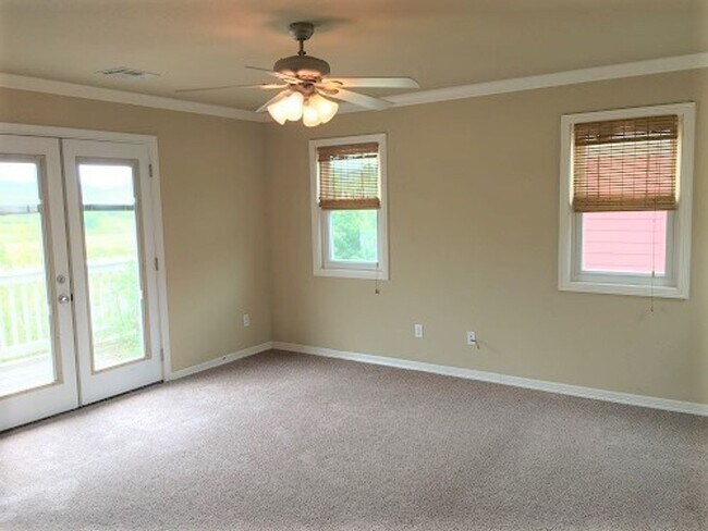 Building Photo - BEAUTIFUL HOME IN GREAT LOCATION!