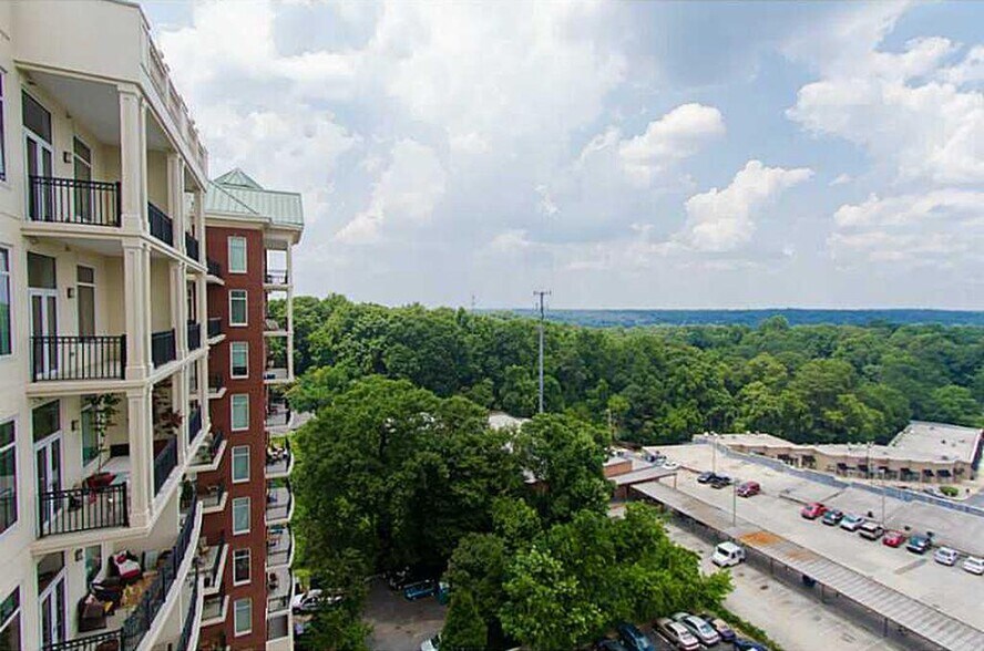 Building Photo - 3820 Roswell Rd NE Unit 916