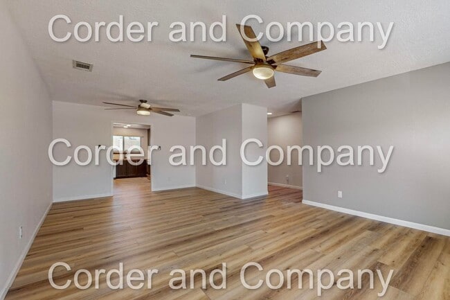 Building Photo - COMMING SOON! Spacious Floorplan - 3 Bedroom 2 Bathroom 2 Car Garage Home