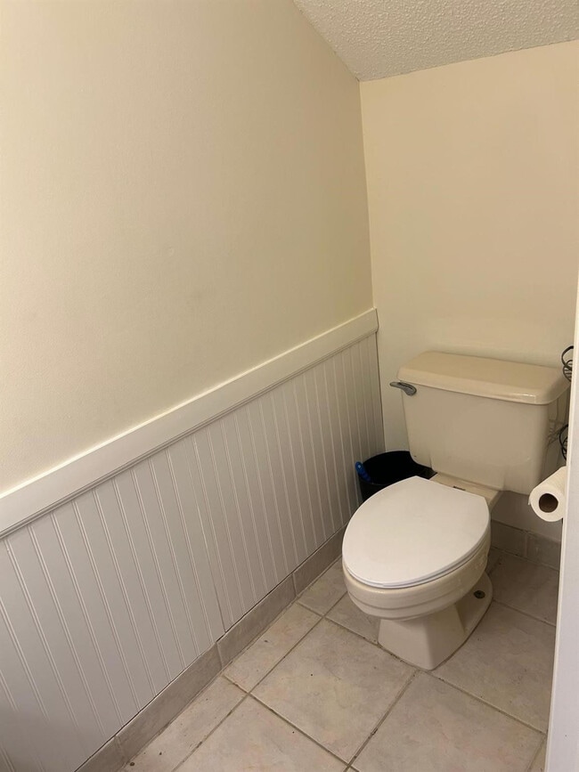 Building Photo - 6542 Via Regina