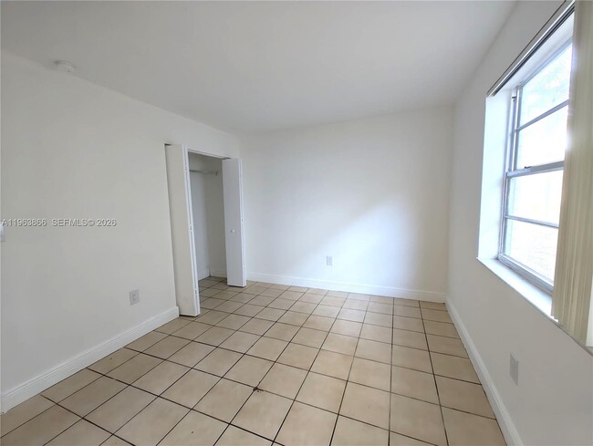 Building Photo - 17255 SW 95th Ave