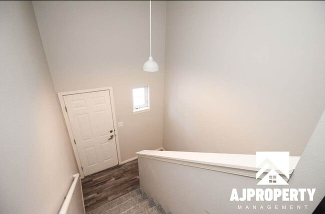 Building Photo - 4907 S Tennis Ln
