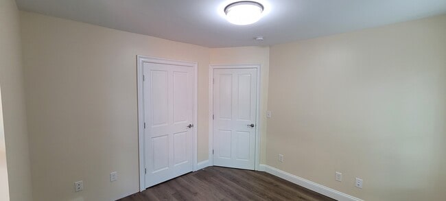 Building Photo - 18 Hooker Ave